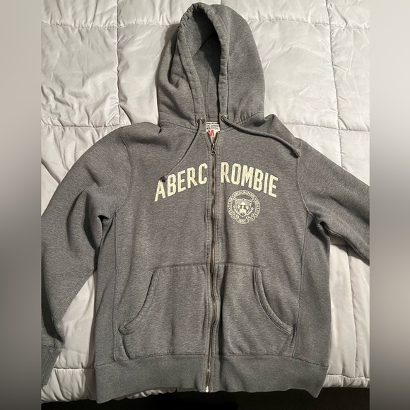 Vintage 2000’s Abercrombie and Fitch knit hoodie